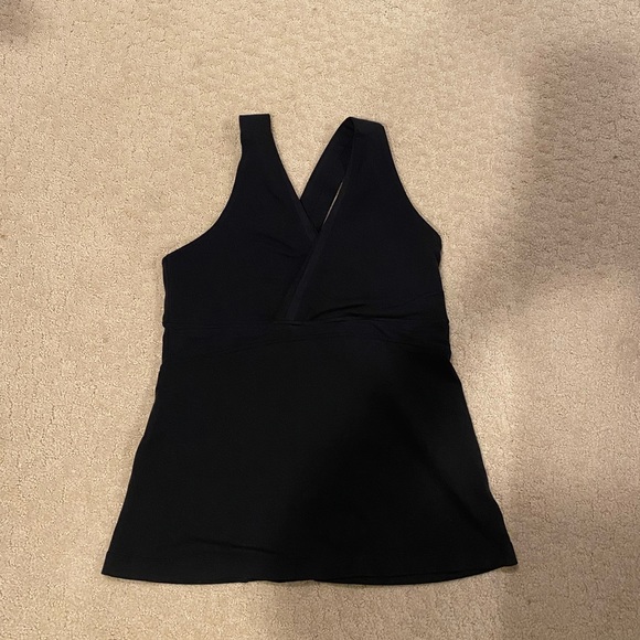 Lululemon black exercise tank with Y shaped back and mesh - Picture 1 of 3